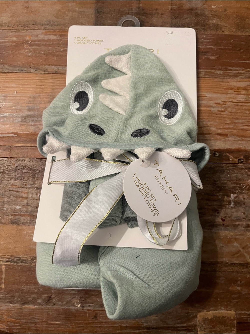 NWT Tahari Baby dinosaur towel and washcloth set